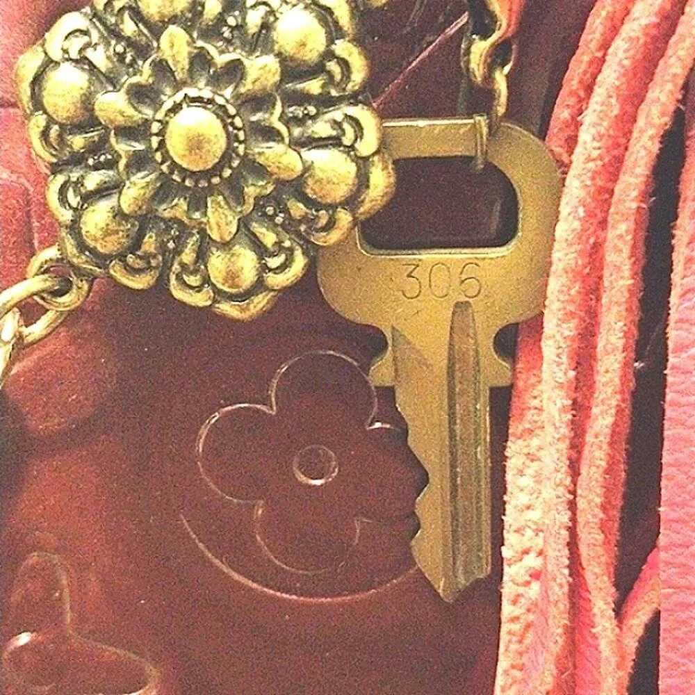 AUTHENTIC Louis Vuitton LOCK & KEY #306 Vintage BRASS added to Purse Chain Charm